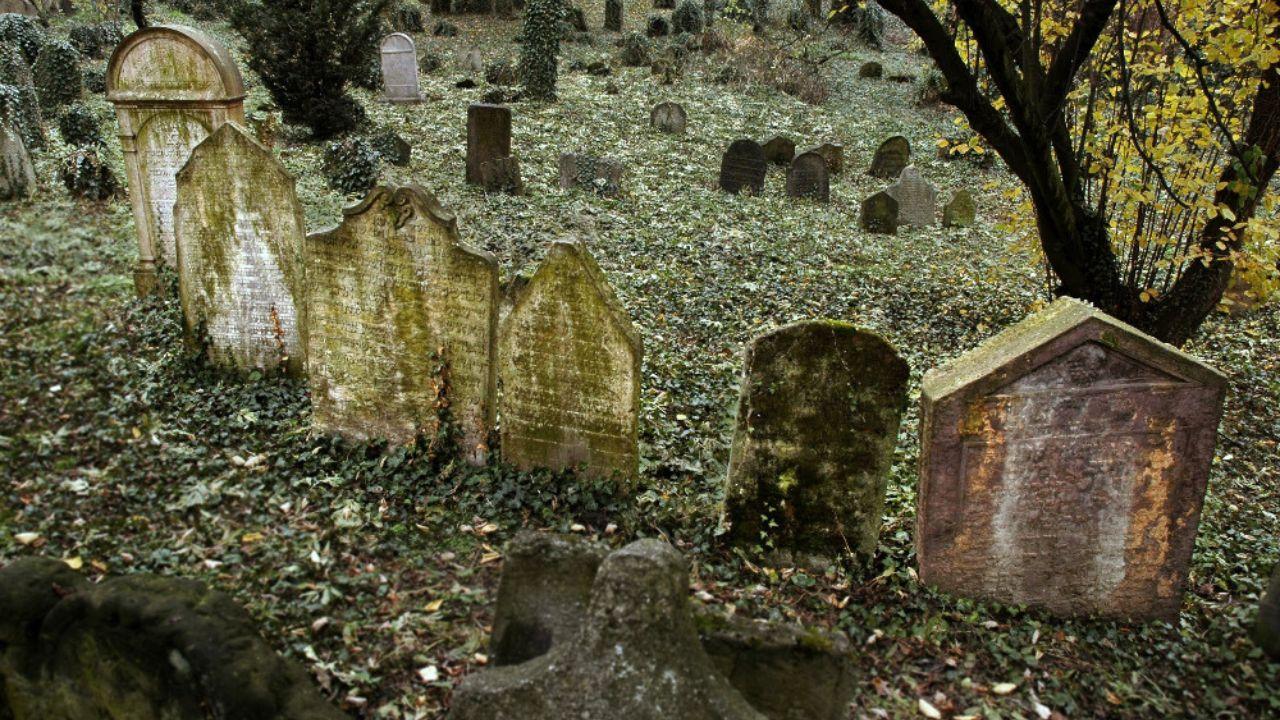Procházka historií: Starý židovský hřbitov